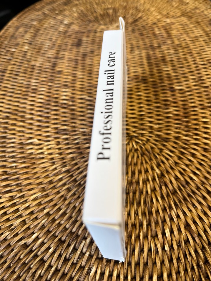 Kelebek Desenli Beyaz Tırnak Süsü - Görsel 3