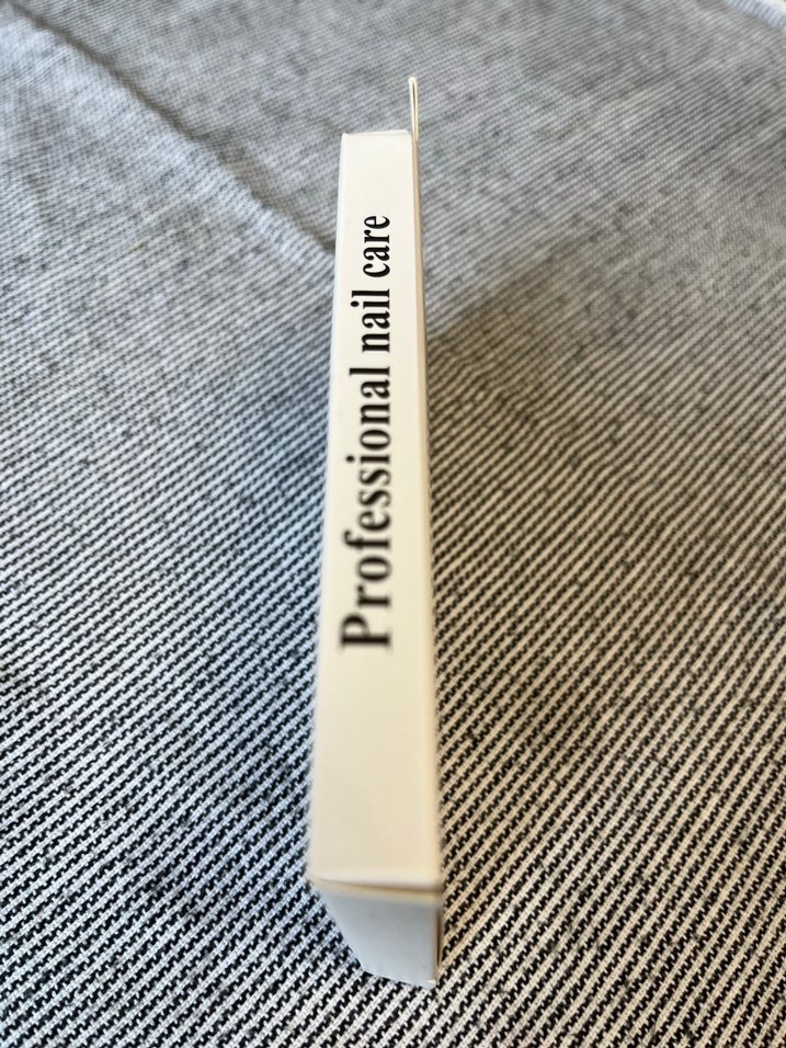 Beyaz ve Siyah Ekose Desenli Tırnak Süsü - Görsel 3