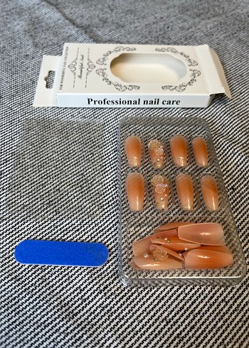 Bej Pastel Tırnak Süslemeleri - Görsel 4