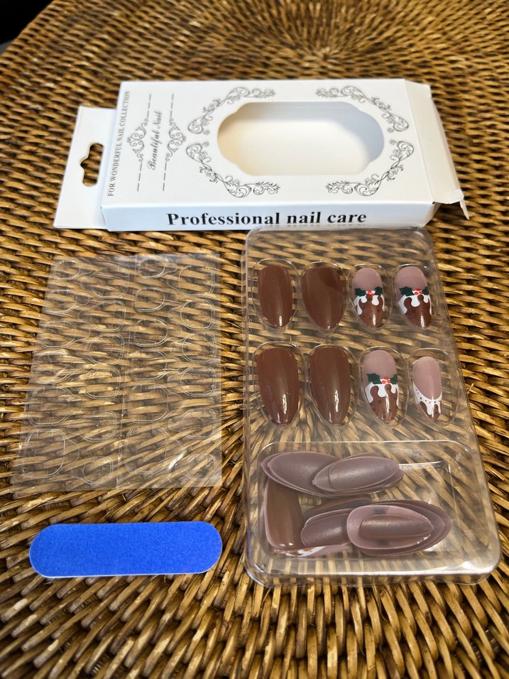 Kahverengi Desenli Takma Tırnak Seti - Görsel 4