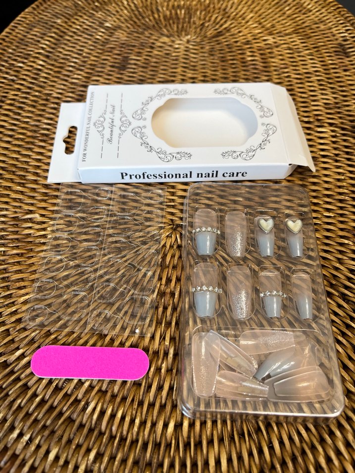 Pastel Pembe Taşlı Tırnak Süsleri - Görsel 4