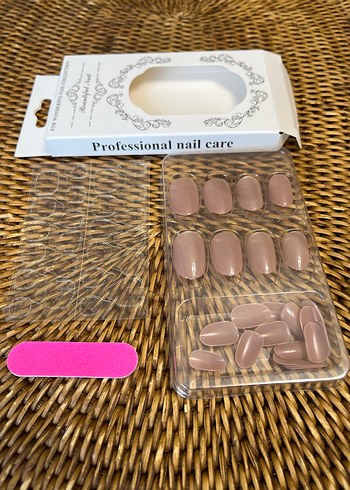 Bej Renkli Tırnak Süslemeleri - Görsel 4