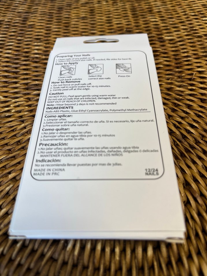 Bej Renkli Tasarımlı Tırnak Süsleri - Görsel 2