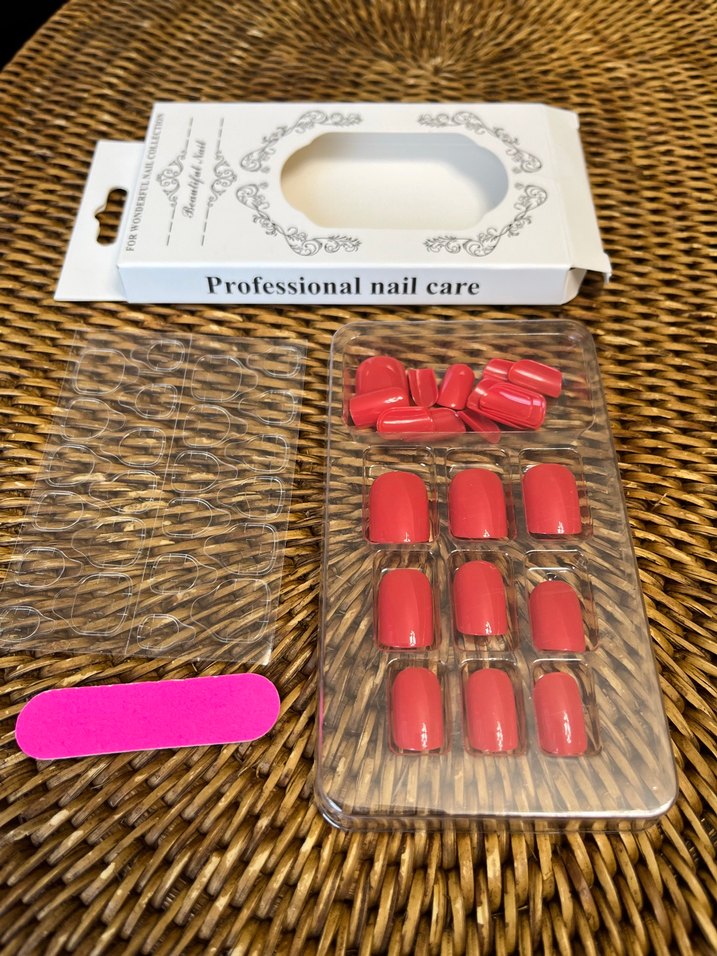 Renkli Kırmızı Takma Tırnak Seti - Görsel 4