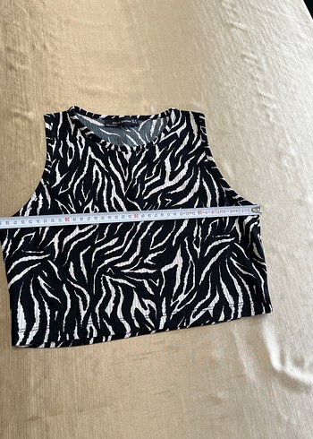 Zebra Desenli Yüksek Yakalı Crop Top - Görsel 3