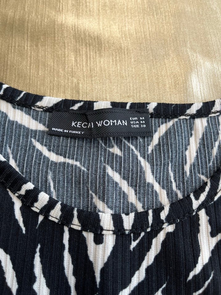 Zebra Desenli Yüksek Yakalı Crop Top - Görsel 4