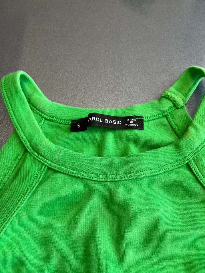 Yeşil Yüksek Yakalı Kadın Atlet - Görsel 4