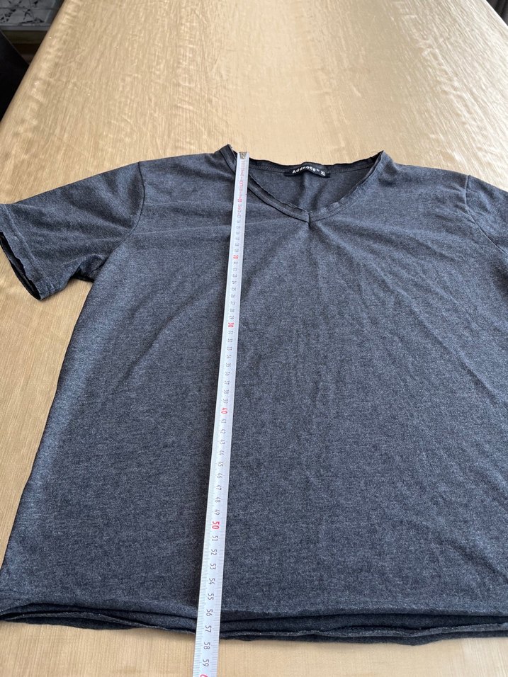 Gri V Yaka Kısa Kollu bayan Tişörtü - Görsel 2