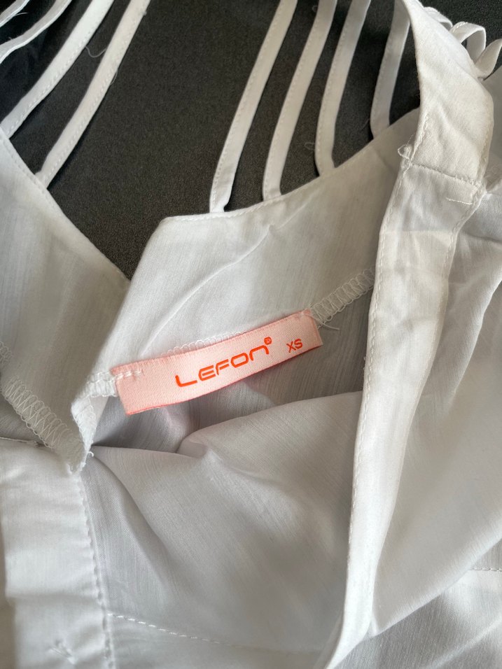 Düğmeli V Yaka  Kadın Bluz - Görsel 4