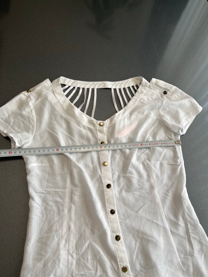 Düğmeli V Yaka  Kadın Bluz - Görsel 3