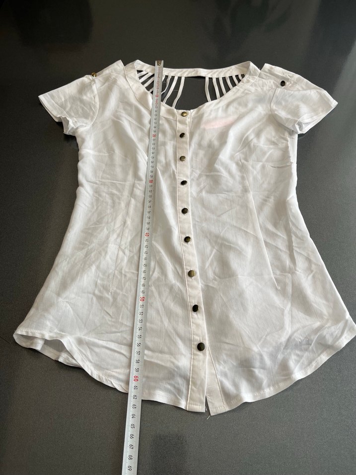 Düğmeli V Yaka  Kadın Bluz - Görsel 2