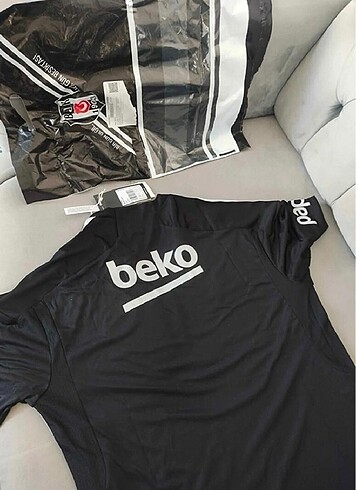 xl Beden beyaz Renk ORJİNAL BEŞİKTAL FORMALARI