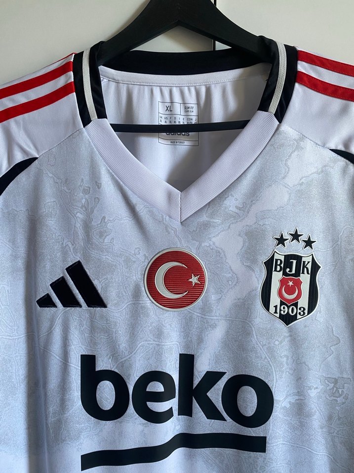 Beşiktaş 2024/25 Sezonu Deplasman Forması - Yeni Gibi / XL Beden - Görsel 2