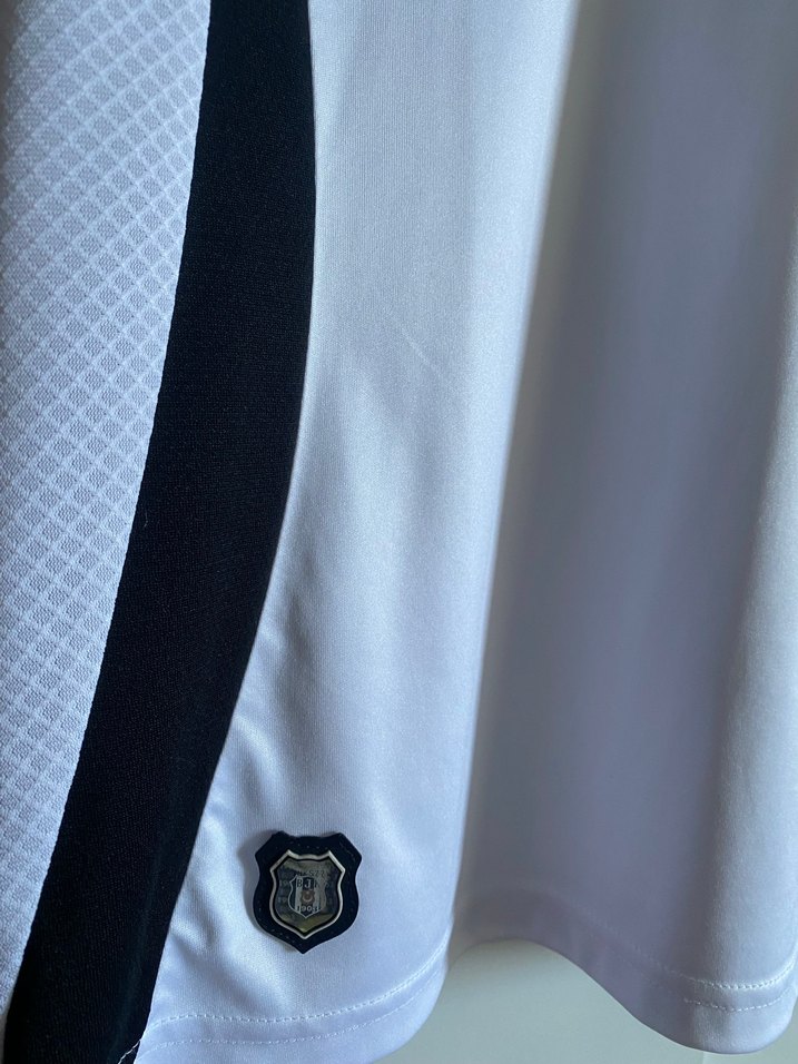 Beşiktaş 2024/25 Sezonu Deplasman Forması - Yeni Gibi / XL Beden - Görsel 3