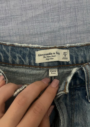 Yırtık Detaylı Mavi Kadın Mini Denim Şort - Görsel 2