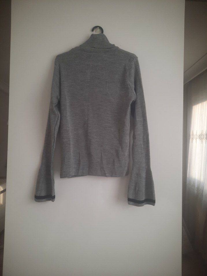 Gri Kadın Boğazlı İnce Triko Kazak - Görsel 4