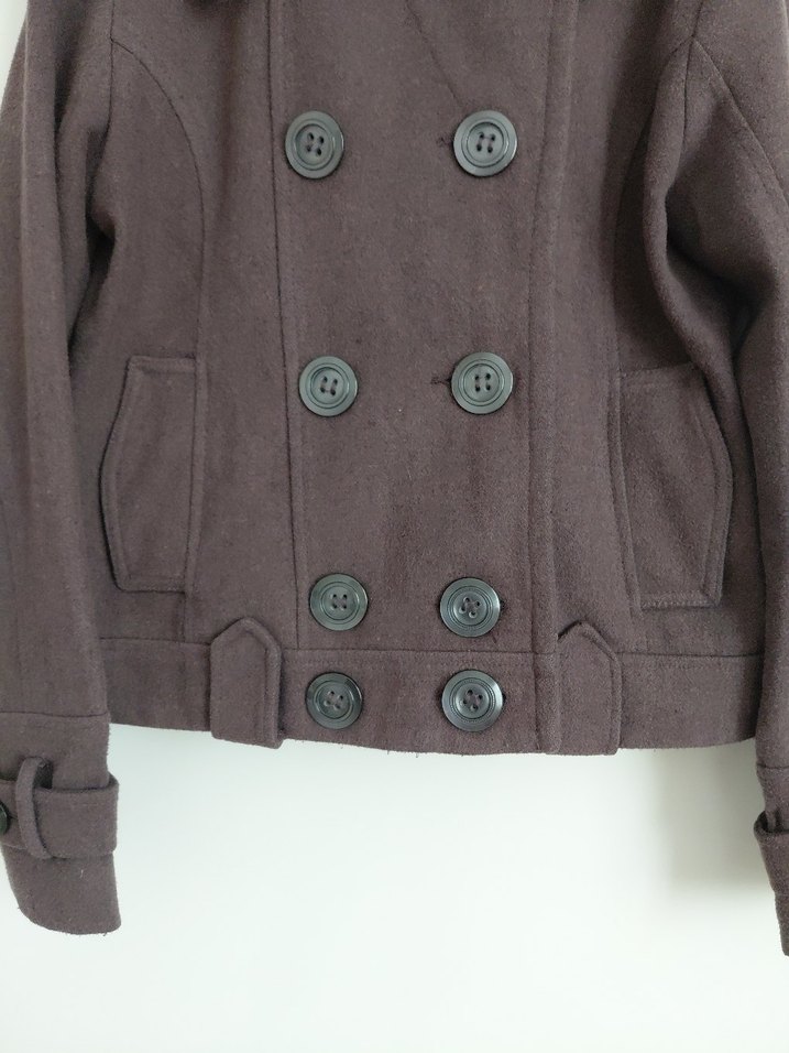 Düğmeli Kısa Kahverengi Kaban - Görsel 3