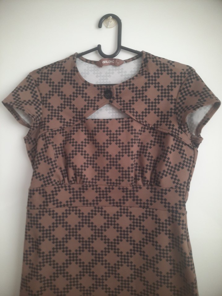 V Yaka Kemerli Midi Kadın Elbise - Görsel 2