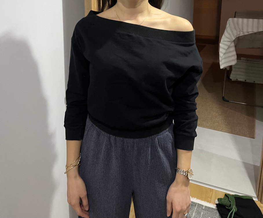 Siyah Kayık Yaka Rahat Kesim Kadın Kazak - Görsel 3