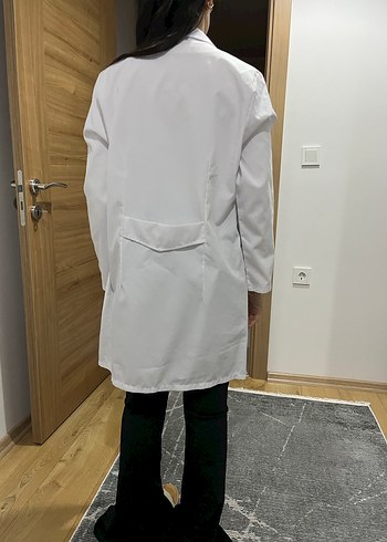 Beyaz doktor önlüğü - Görsel 4