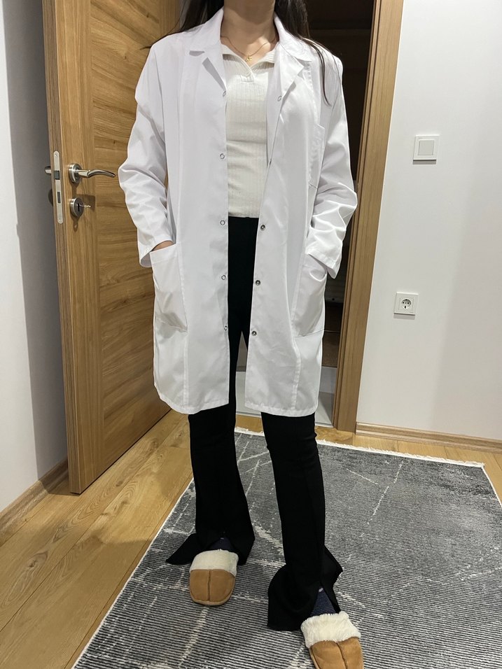 Beyaz doktor önlüğü - Görsel 2