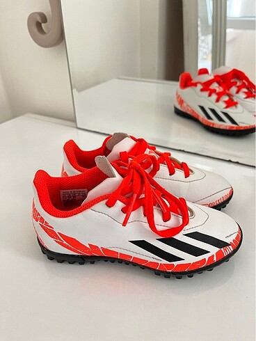 28 Beden Adidas orijinal futbol ayakkabısı
