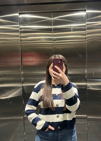 Düğmeli Çizgili Kadın Mini Hırka - Görsel 3