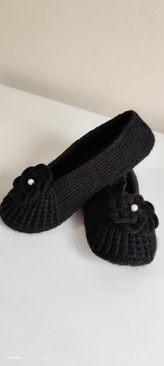 Beyaz ve siyah Örgü Kadın Ev Terliği - Görsel 2