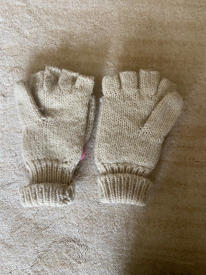 Kız Çocuk Bej İşlemeli Örgü Eldiven - Görsel 2