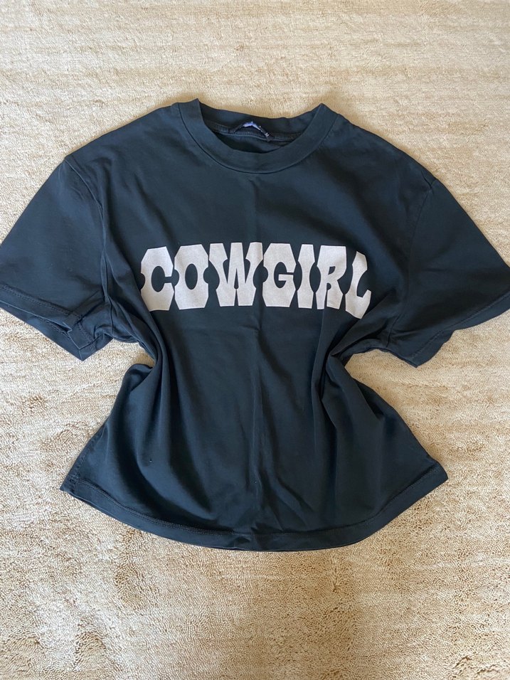 Siyah Baskılı Mini Crop Tişört - Görsel 2