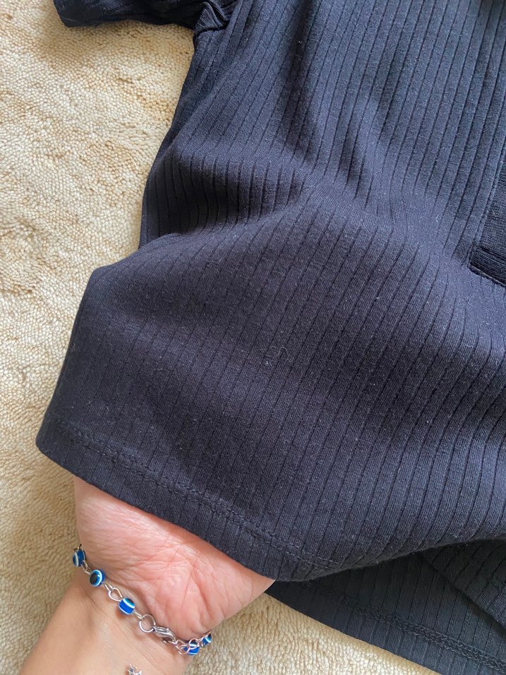 Siyah Kısa Kollu Düğmeli Kadın Polo Crop - Görsel 4