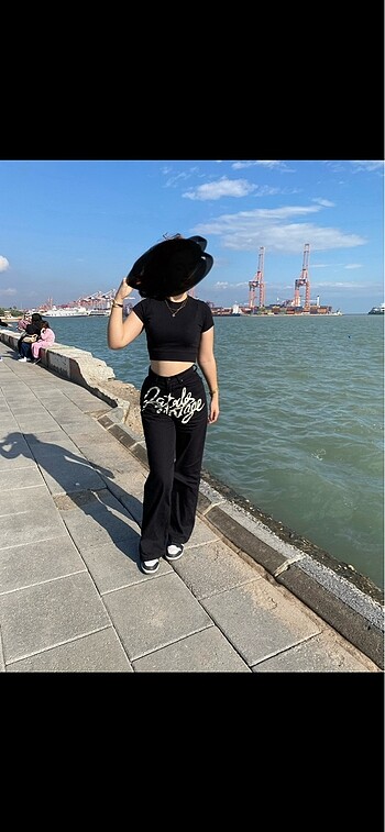 Önü yazılı pantolon