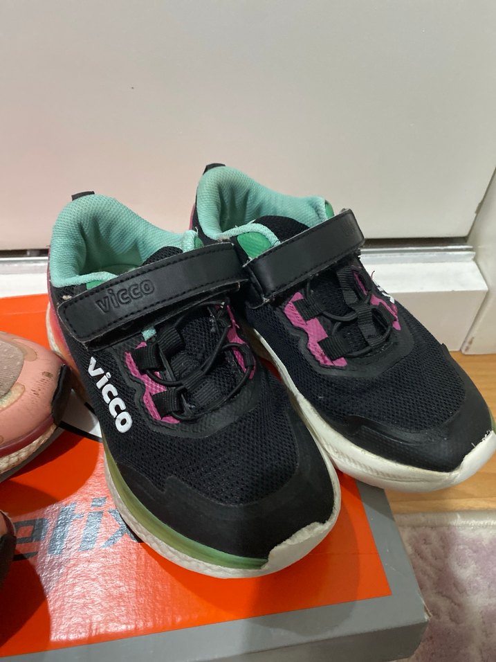 Kız Çocuk Renkli Cırtlı Spor Ayakkabı - Görsel 3