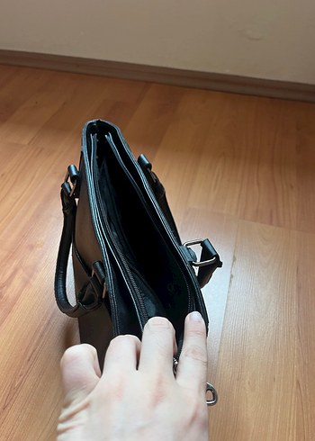 Siyah Deri Kadın El Çantası - Görsel 3