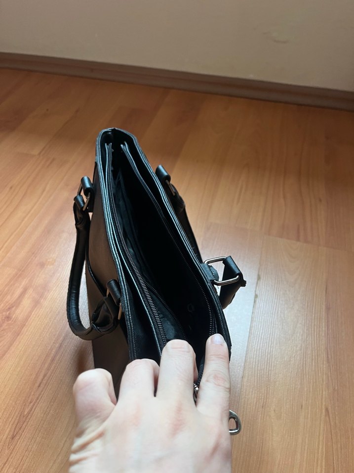 Siyah Deri Kadın El Çantası - Görsel 3