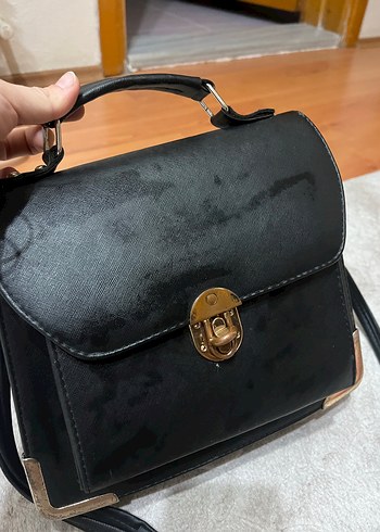 Siyah Parlak Deri Tokalı Kadın Çanta - Görsel 2