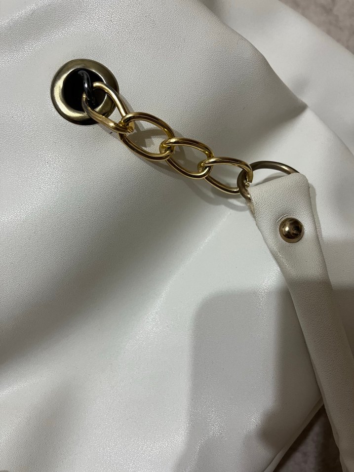 Zincir Detaylı Beyaz Deri Kadın Çanta - Görsel 3