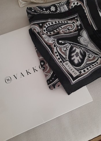 VAKKO EŞARP.%100 İPEK.