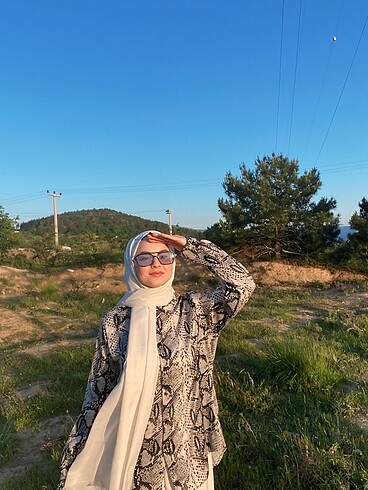 Yılan desenlı gömlek
