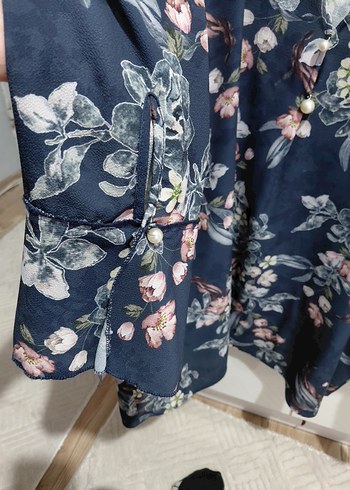 Gri Desenli V Yakalı Kadın Bluz - Görsel 4