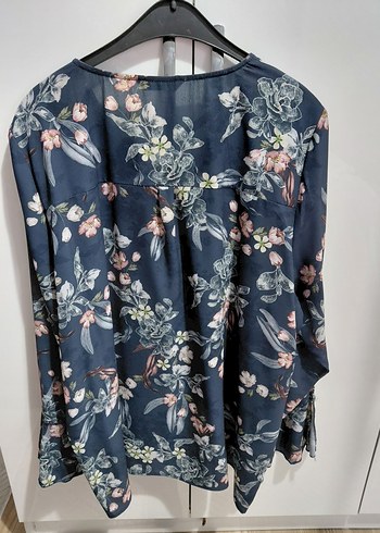 Gri Desenli V Yakalı Kadın Bluz - Görsel 6