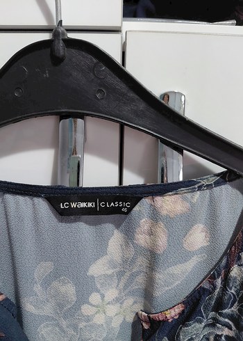 Gri Desenli V Yakalı Kadın Bluz - Görsel 2