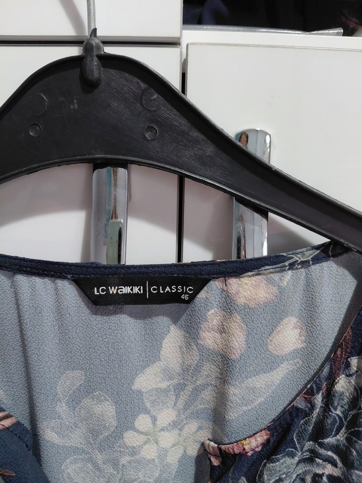 Gri Desenli V Yakalı Kadın Bluz - Görsel 2