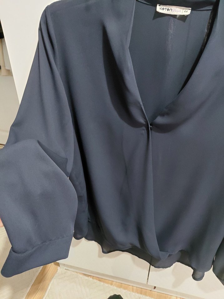 Kadın Gri V-Yaka Uzun Kollu Bluz - Görsel 3