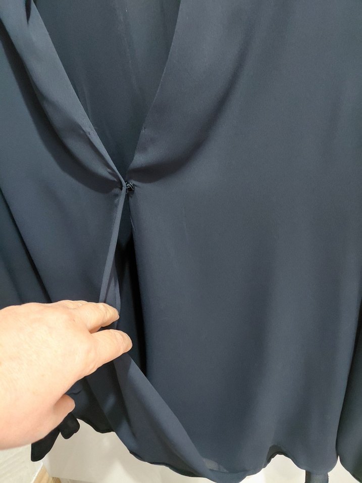 Kadın Gri V-Yaka Uzun Kollu Bluz - Görsel 4