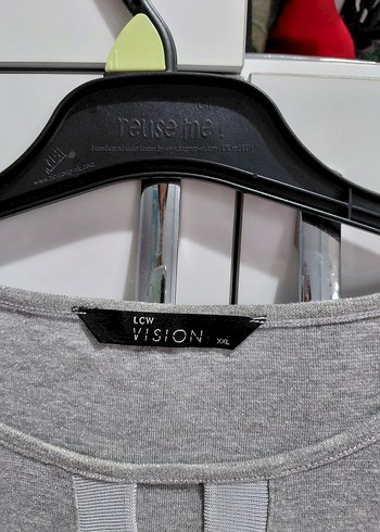 Gri V Yaka Mini Kadın Tişört - Görsel 2