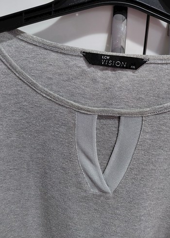 Gri V Yaka Mini Kadın Tişört - Görsel 4