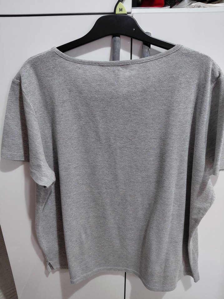 Gri V Yaka Mini Kadın Tişört - Görsel 5