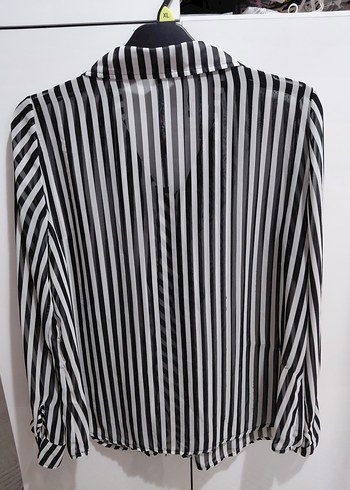 Uzun Kollu Siyah Beyaz Çizgili Fırfırlı Gömlek - Görsel 4