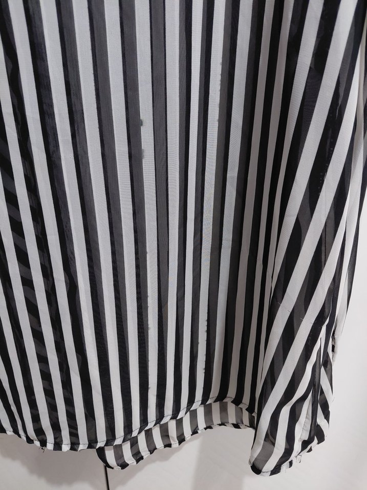 Uzun Kollu Siyah Beyaz Çizgili Fırfırlı Gömlek - Görsel 5